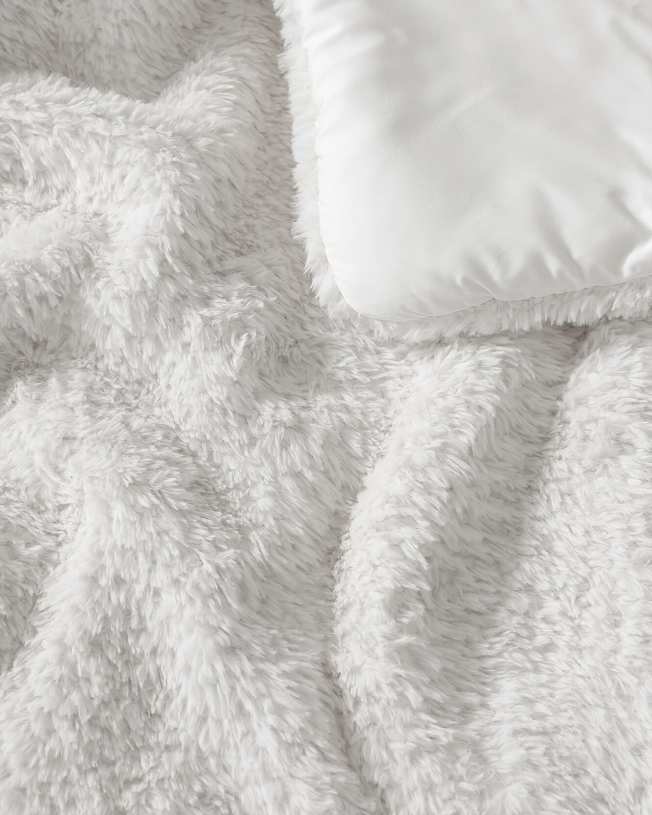 Breathable Faux Fur Comforter Bundle