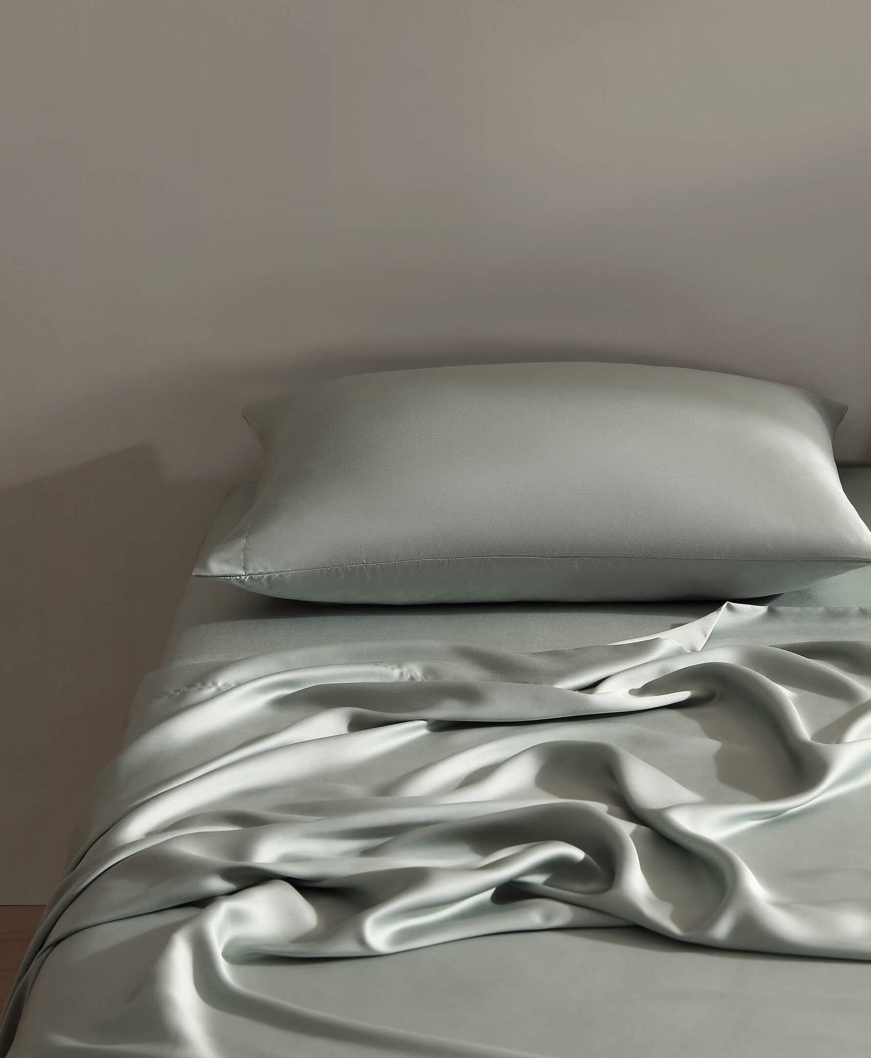 Silky Lyocell Fitted Sheet Set