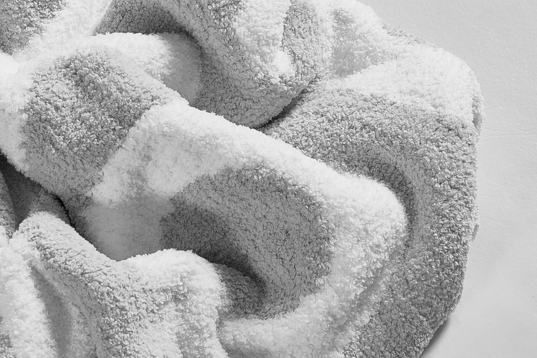 XOXO Throw