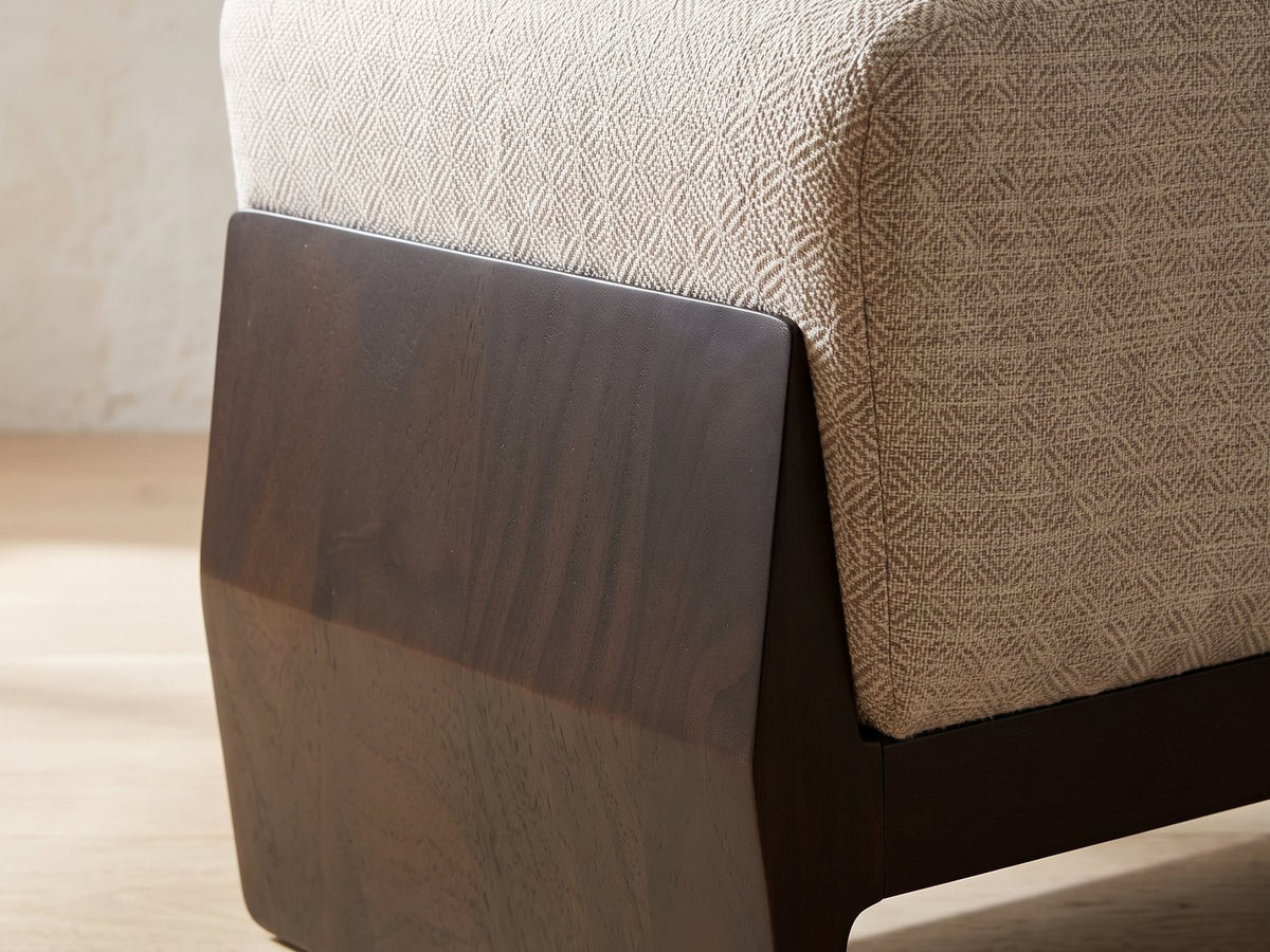 Close-up detail of the Como bench