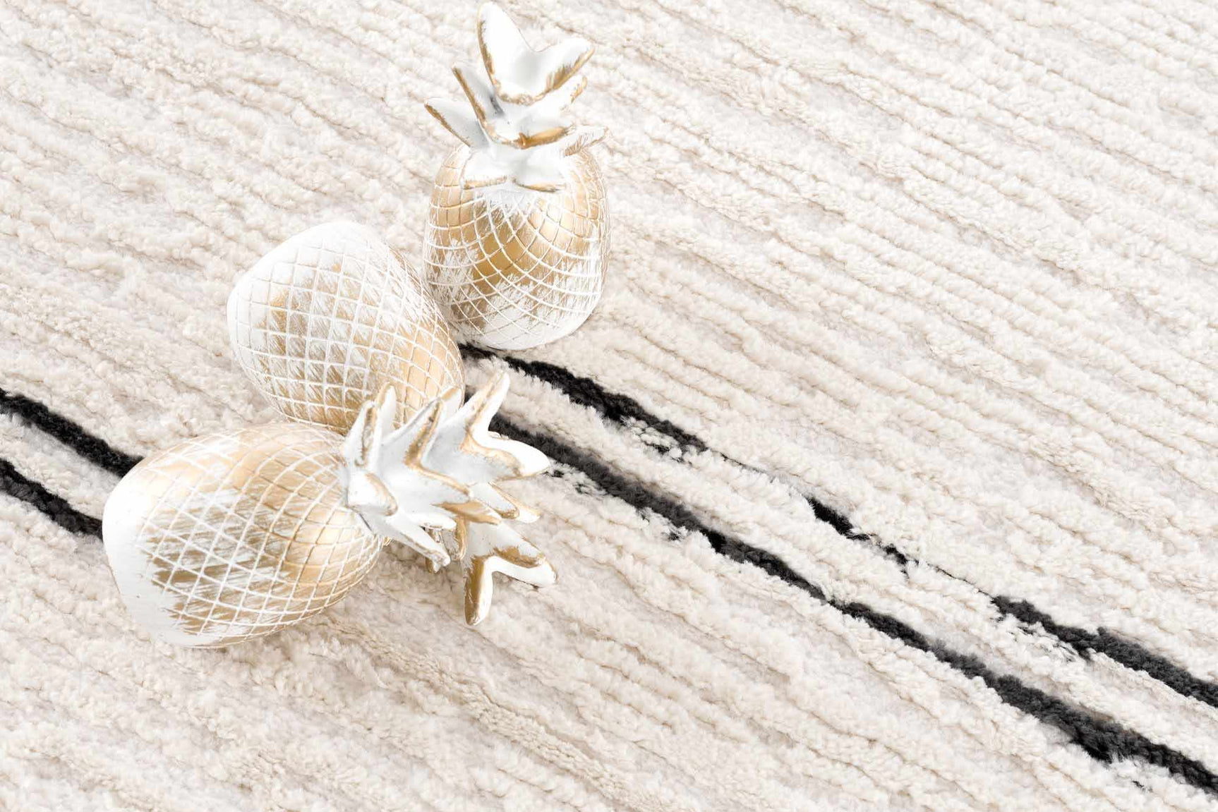 Riad Black Striped White Rug with Tassels