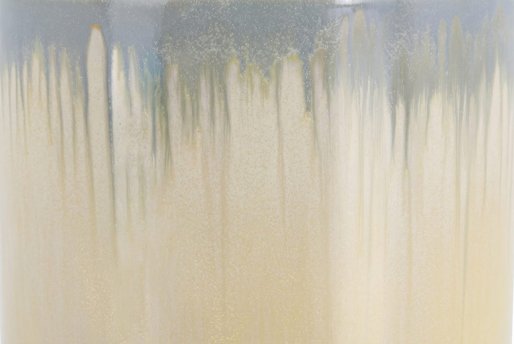 A reactive glaze