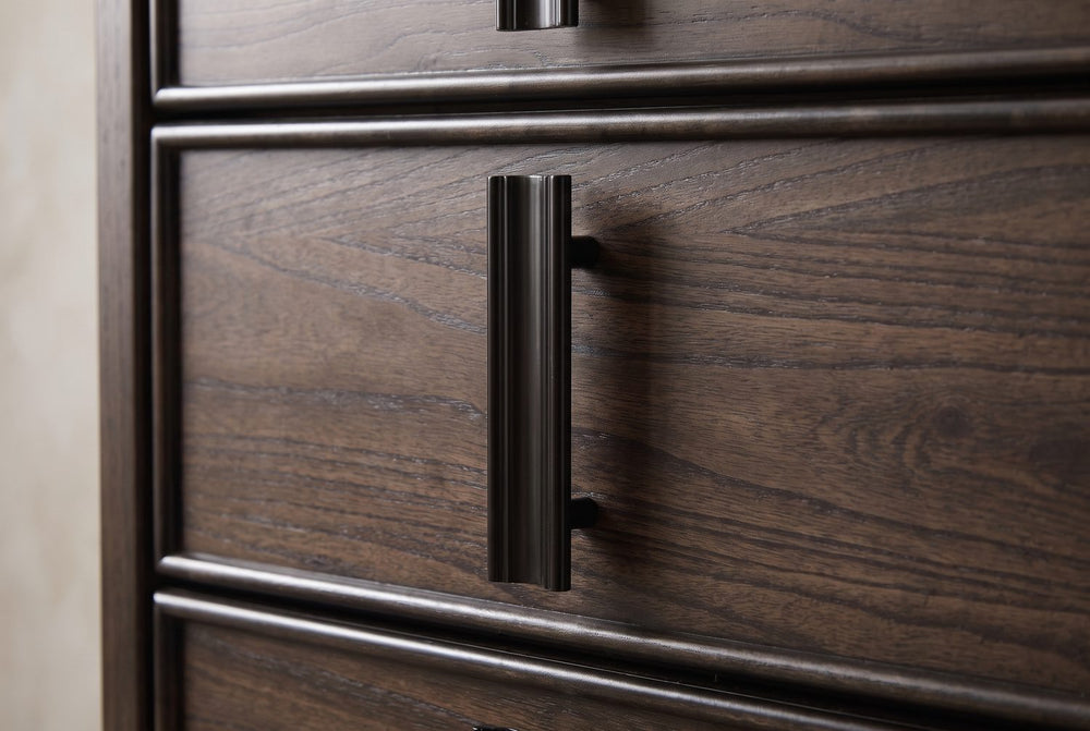 An upright reeded pull
