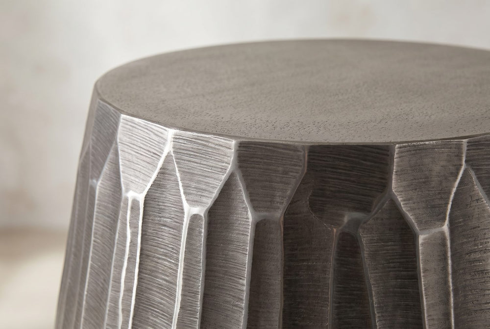 Smooth top, faceted wall