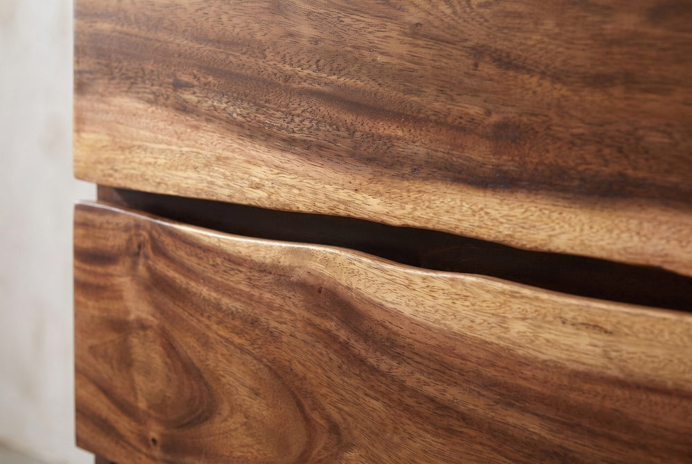 A live-edge-style wave