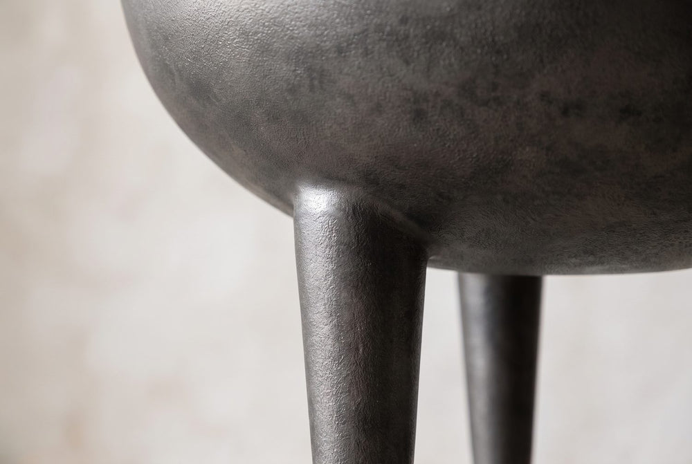 Legs grown from the bowl