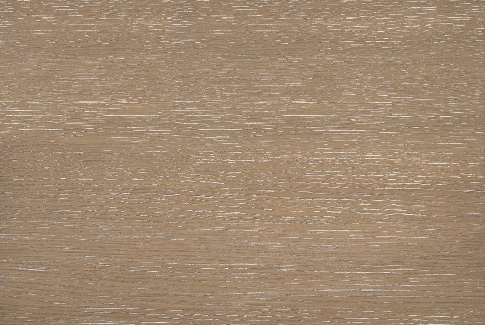 Pale streaks in the grain