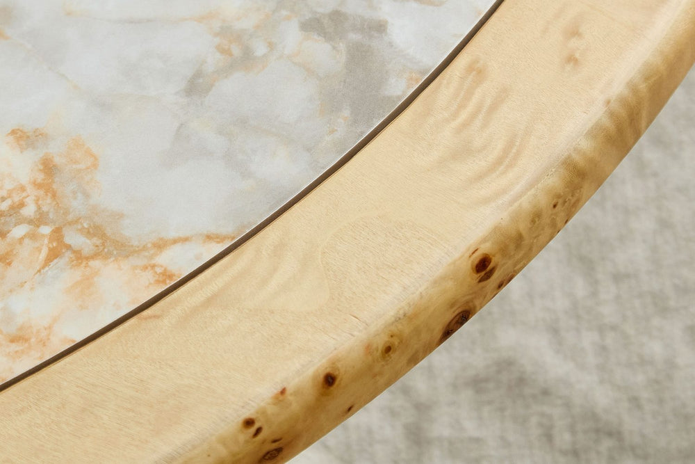 Slim rim, level stone