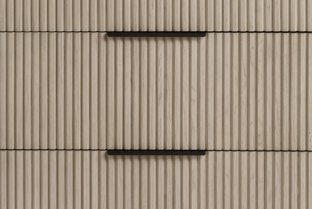 Reeds across the drawers