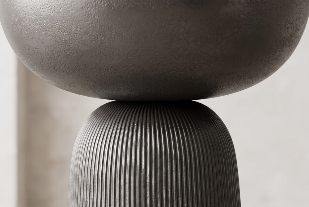 Bowl on pedestal