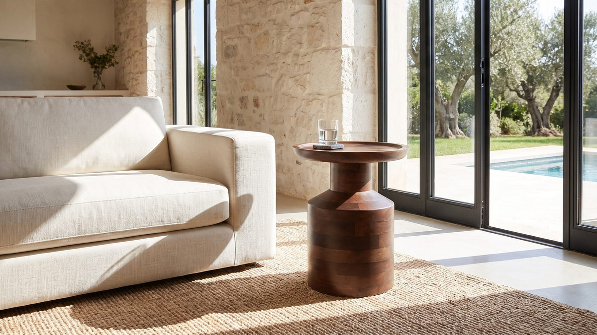 Warm wood, round shape. - Lagonegro Solid Mango Pedestal Side Table