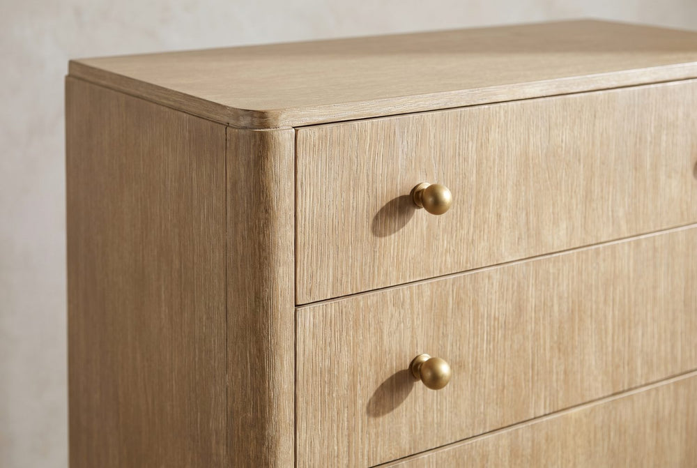 Round knobs, rounded corners