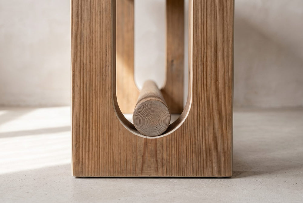 The slot and the stretcher