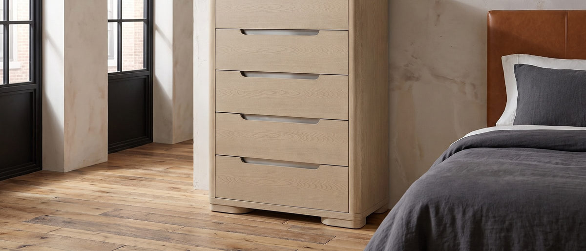 Monselice 38-Inch Light Elm 5-Drawer Chest in the room
