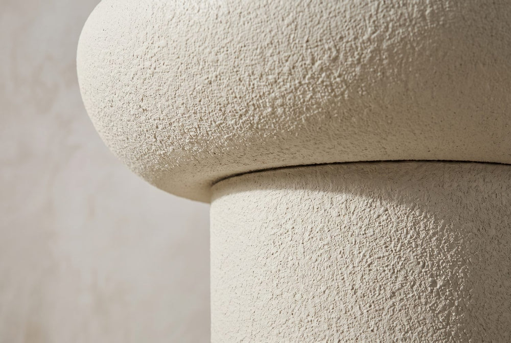 Rounded cap, straight column