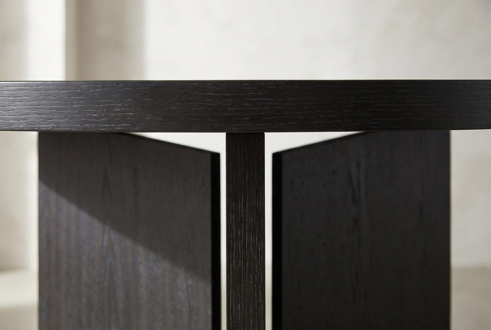 A Y of ebony oak