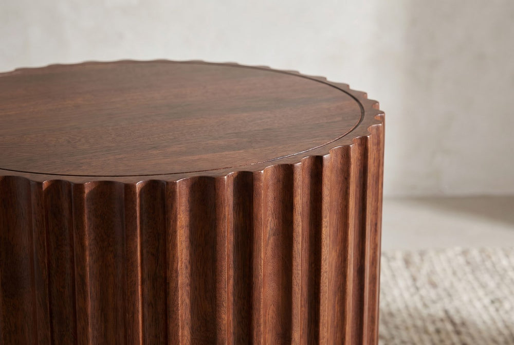 A rim that follows the reeds