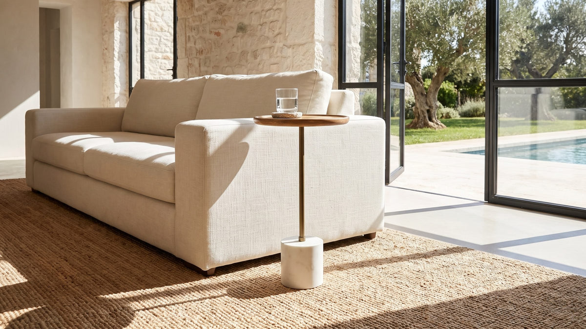 Wood, brass and white stone. - Zollino Mango and Marble Pedestal Side Table