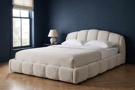 Montenerodomo Beige Chenille Scalloped Floor Bed