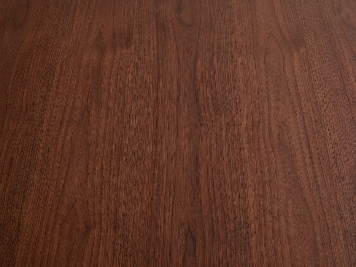 Close-up of the Morciano Mango Wood Round Side Table: the brown mango grain of the round top