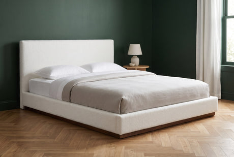Roccascalegna White Boucle Platform Bed